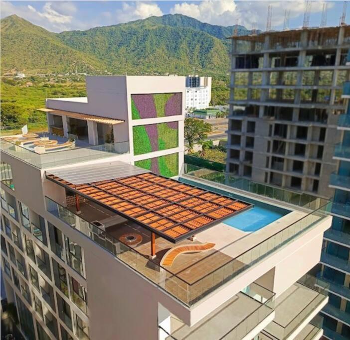 Celeste A Pasos Del Mar Y Aeropuerto Apartamento *
